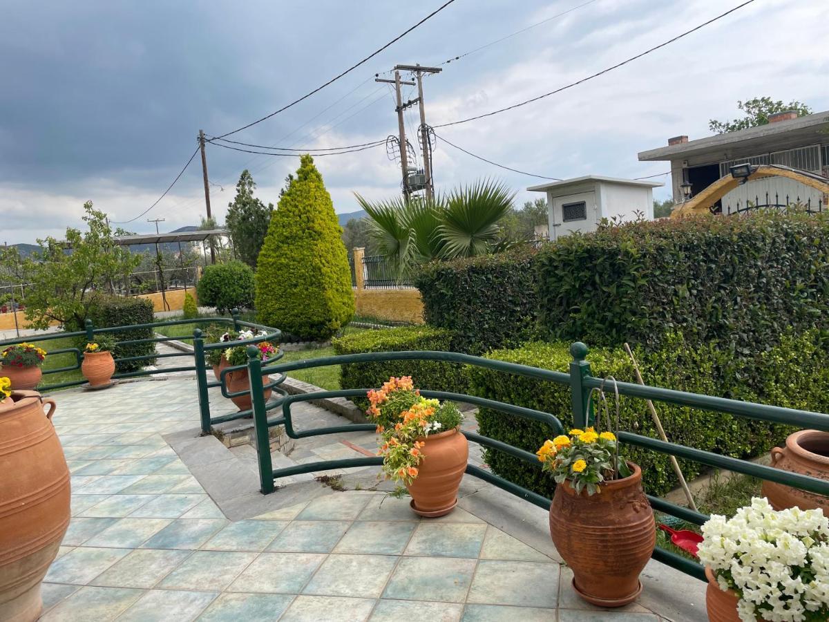 Seaside Apartment With Private Garden Νέα Αγχίαλος Εξωτερικό φωτογραφία